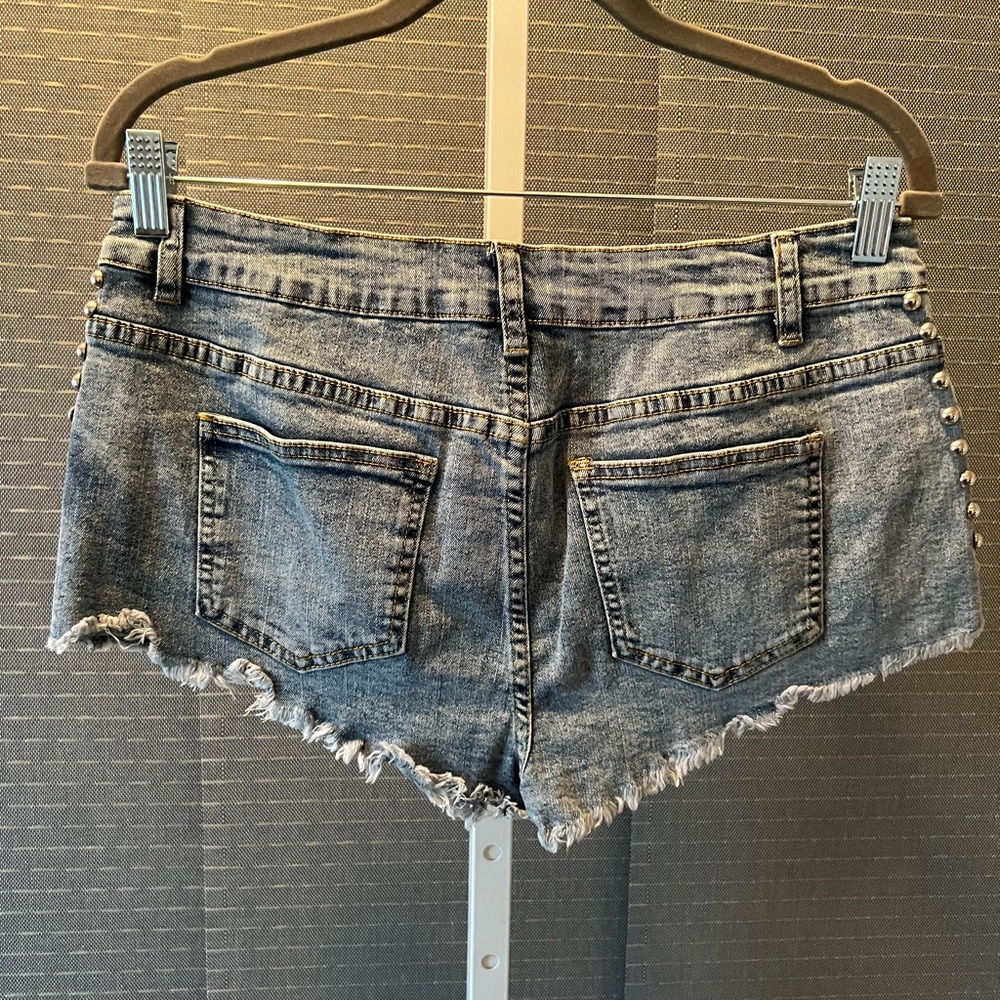 Stretch Waist Studded Jean Shorts - Picture 2 of 4
